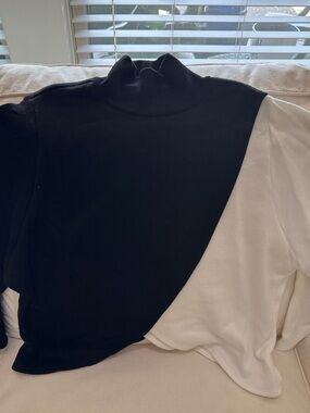 Karen Kane Black and White Casual Top